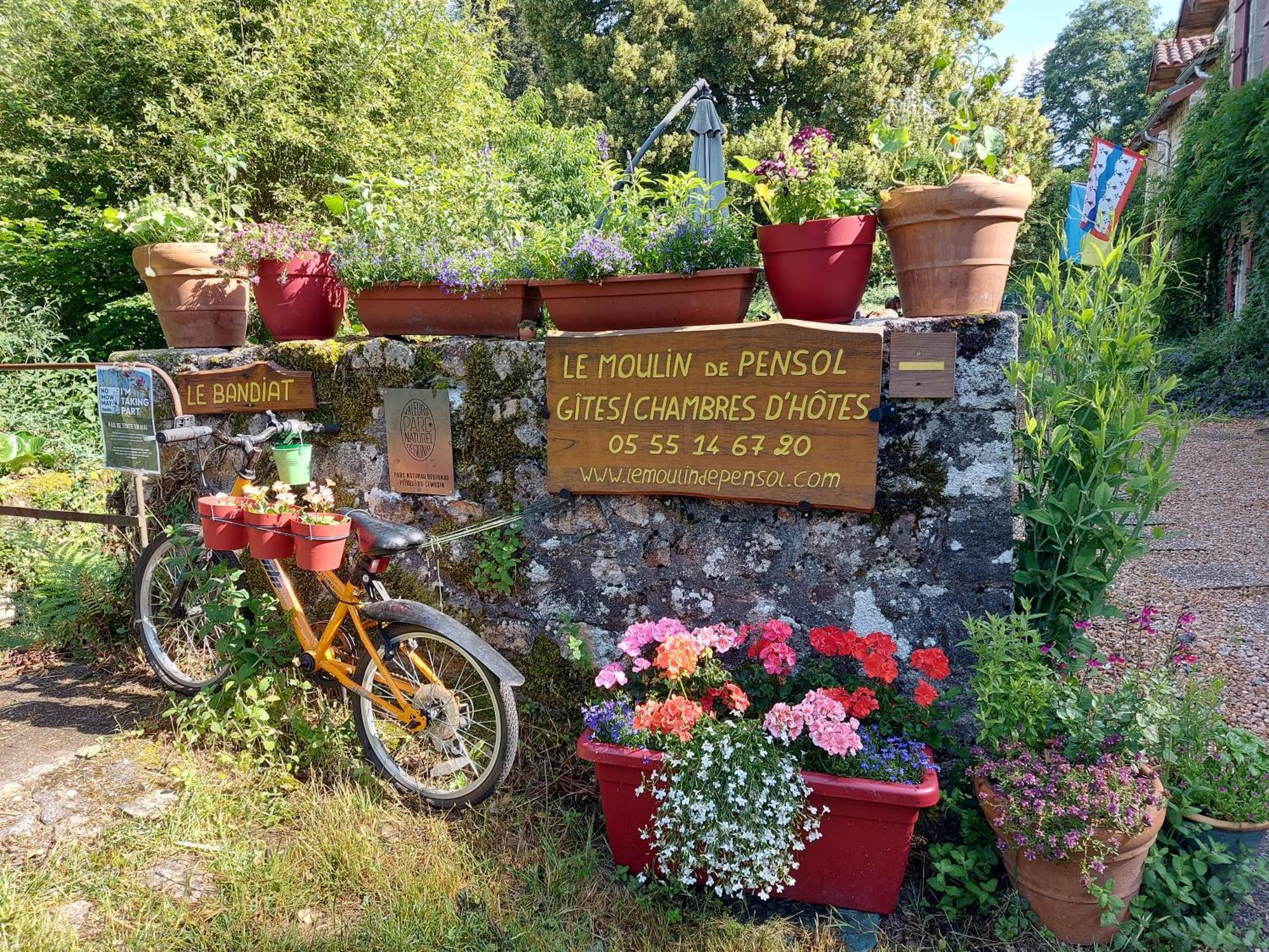 Le Moulin De Pensol - Gites Zewnętrze zdjęcie